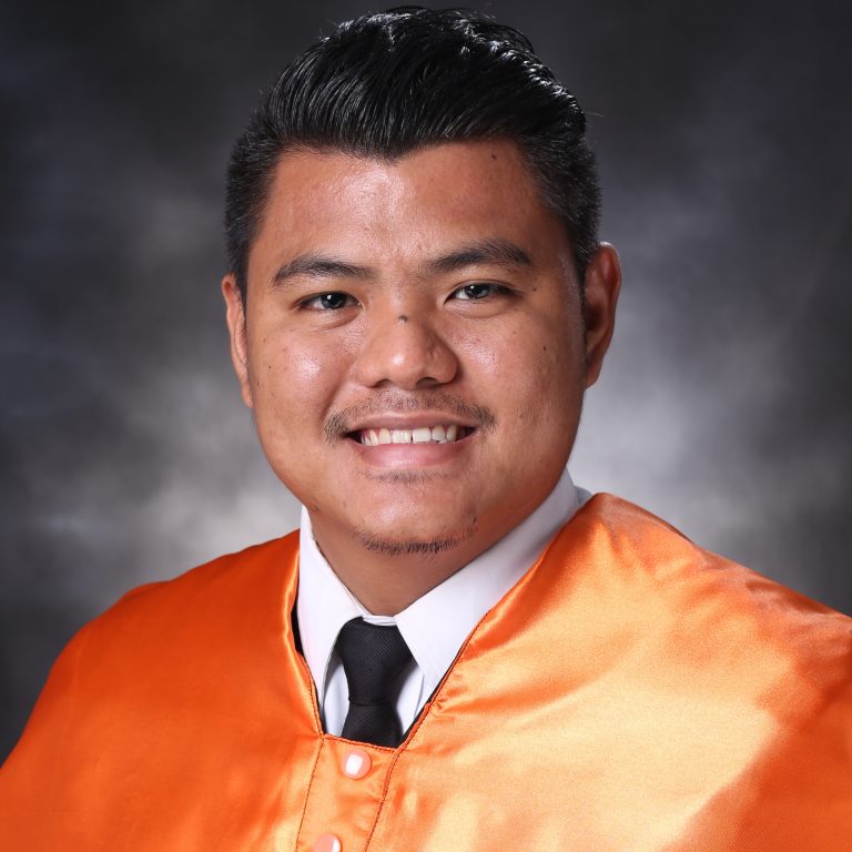 UST-F-CTHM-TRM-MERCADO-Jame-Monren-T-2018-MACHS-2x2-Gray-768x768